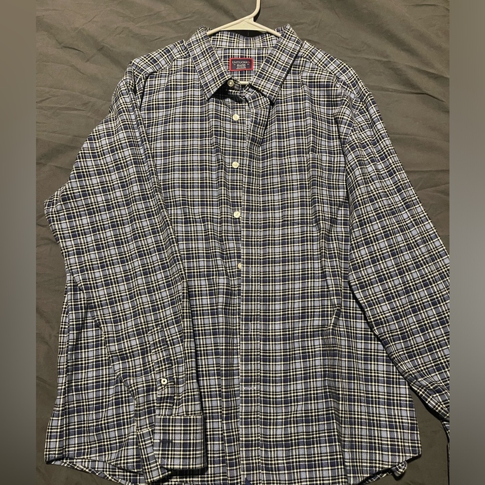 Men’s casual button down shirt